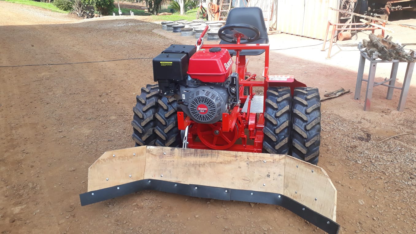 Máquina a Gasolina S/Partida Elétrica com Roda Normal - Cód.010