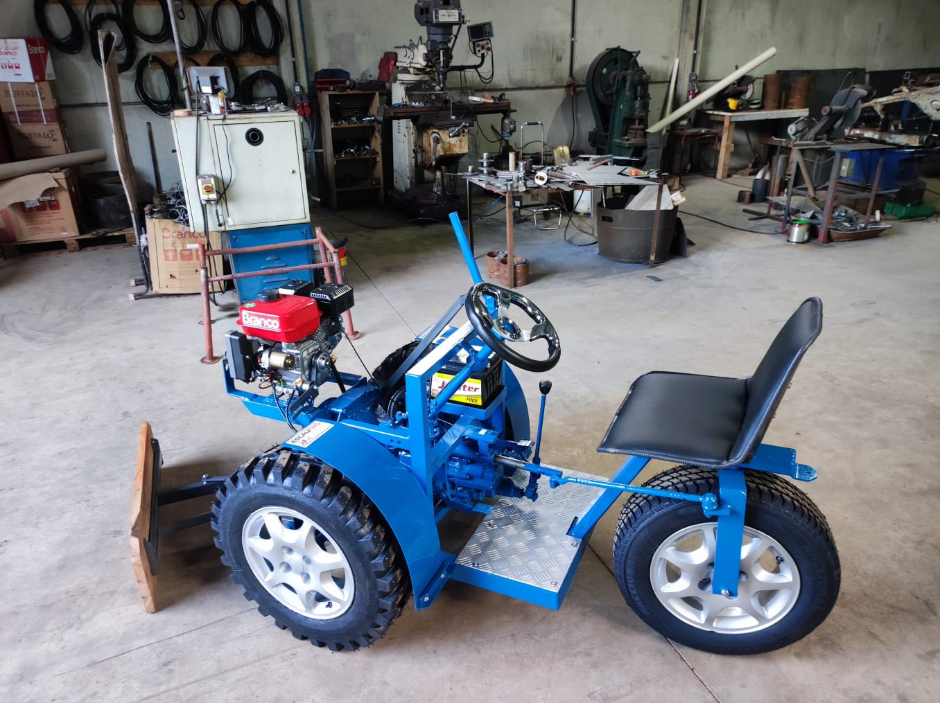 Máquina a Gasolina C/Partida Elétrica com Roda Grande - Cód.025