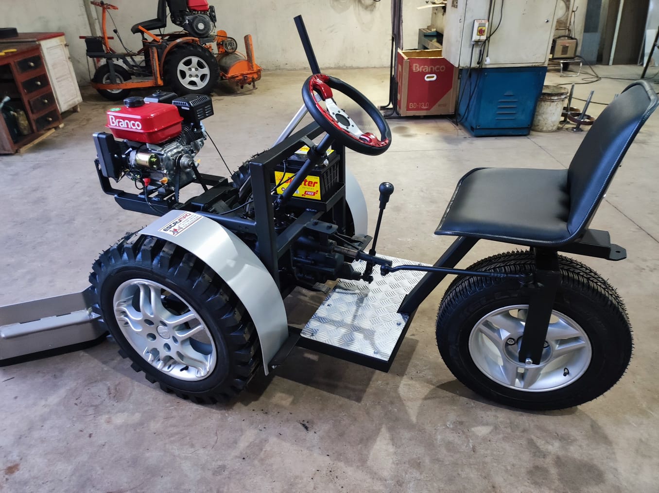 Máquina a Diesel 7CV C/Partida Elétrica com Roda Grande - Cód.040